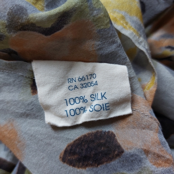 Floral 100% Silk Blouse - Picture 7 of 7